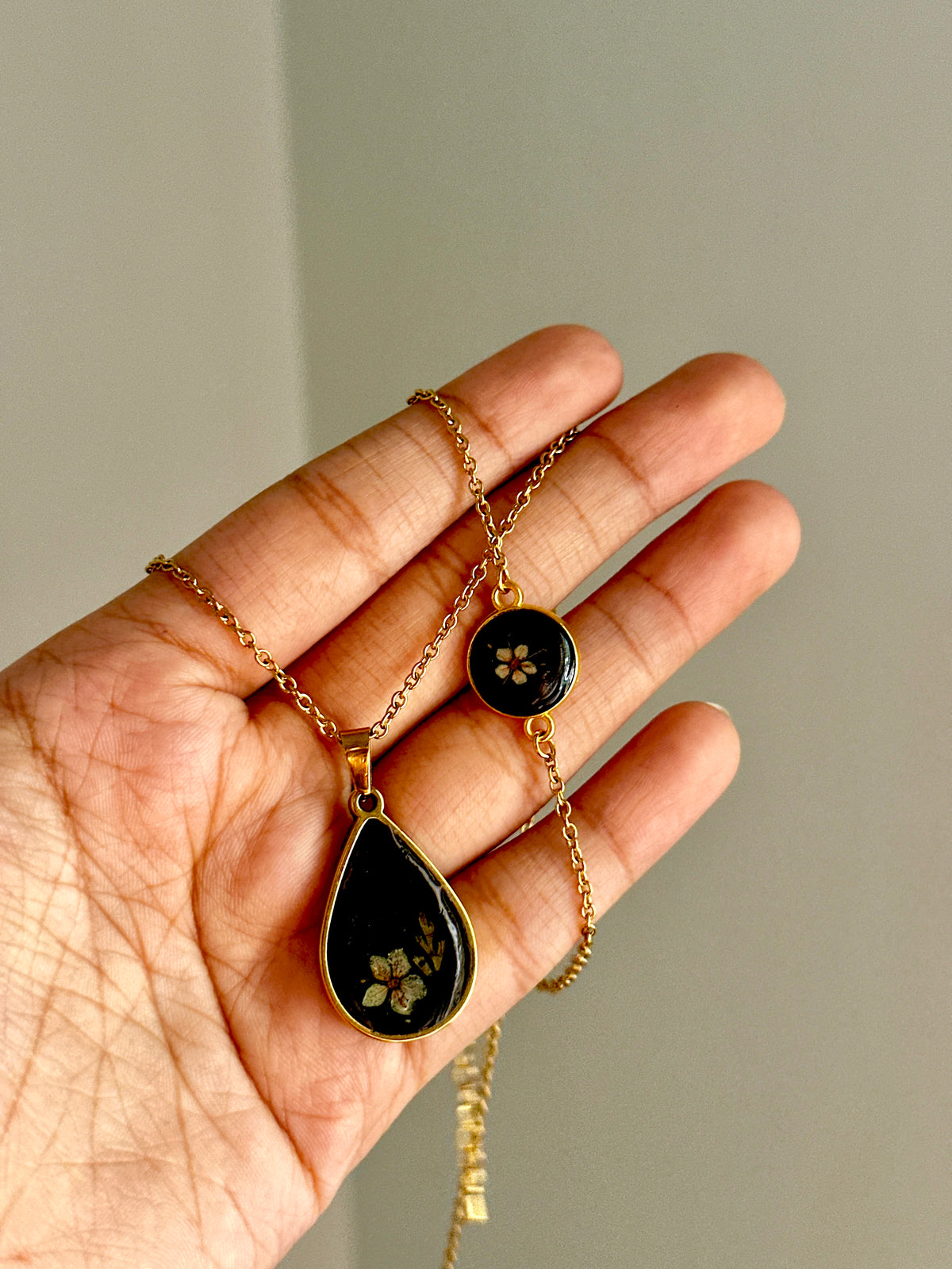 Orla necklace & bracelet set