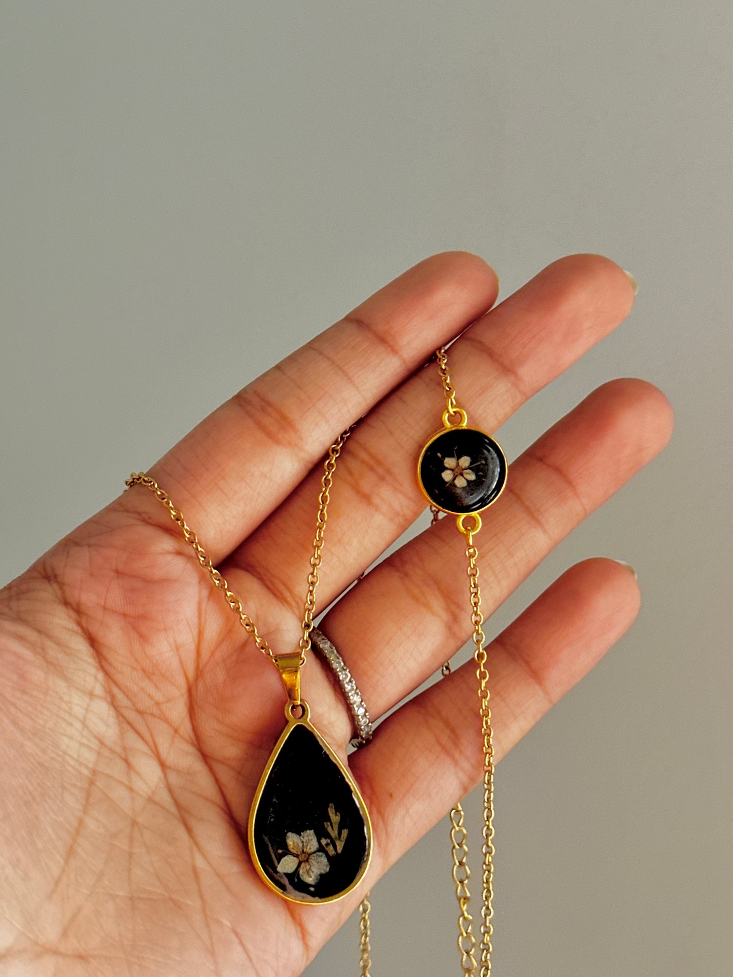 Orla necklace & bracelet set