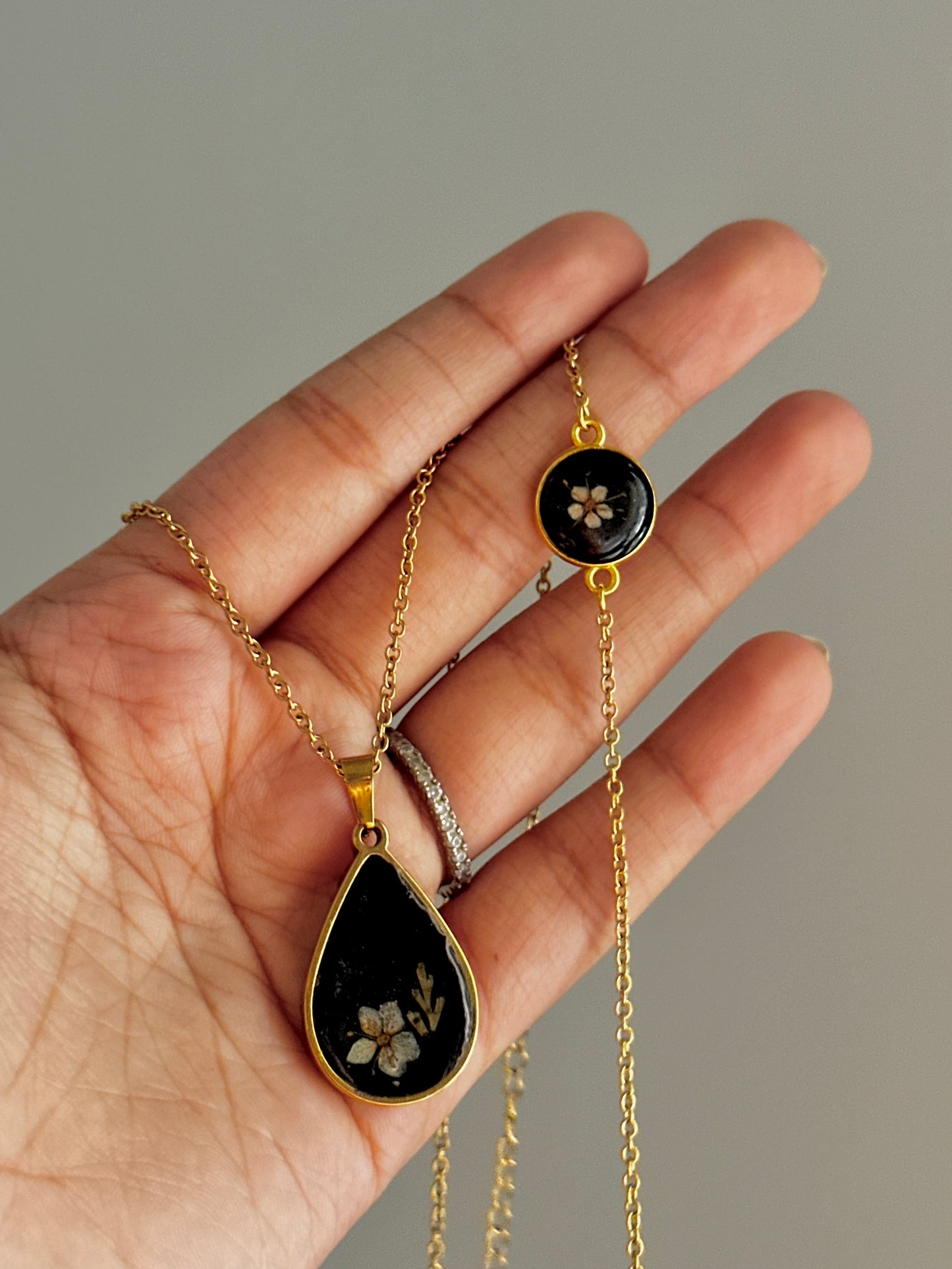 Orla necklace & bracelet set