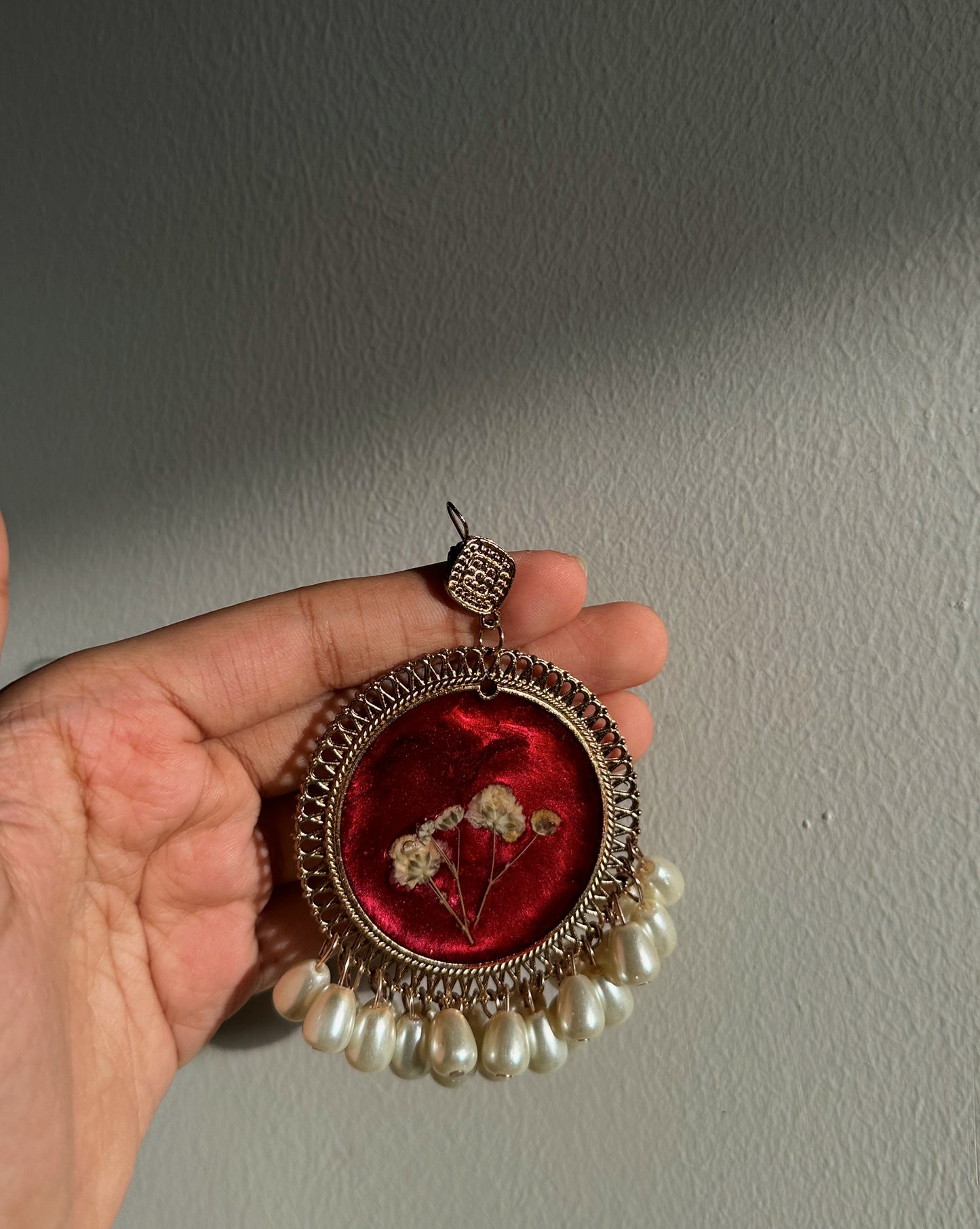 Surkh Jhumkay