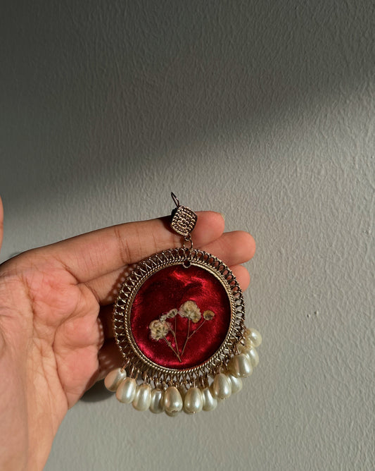 Surkh Jhumkay