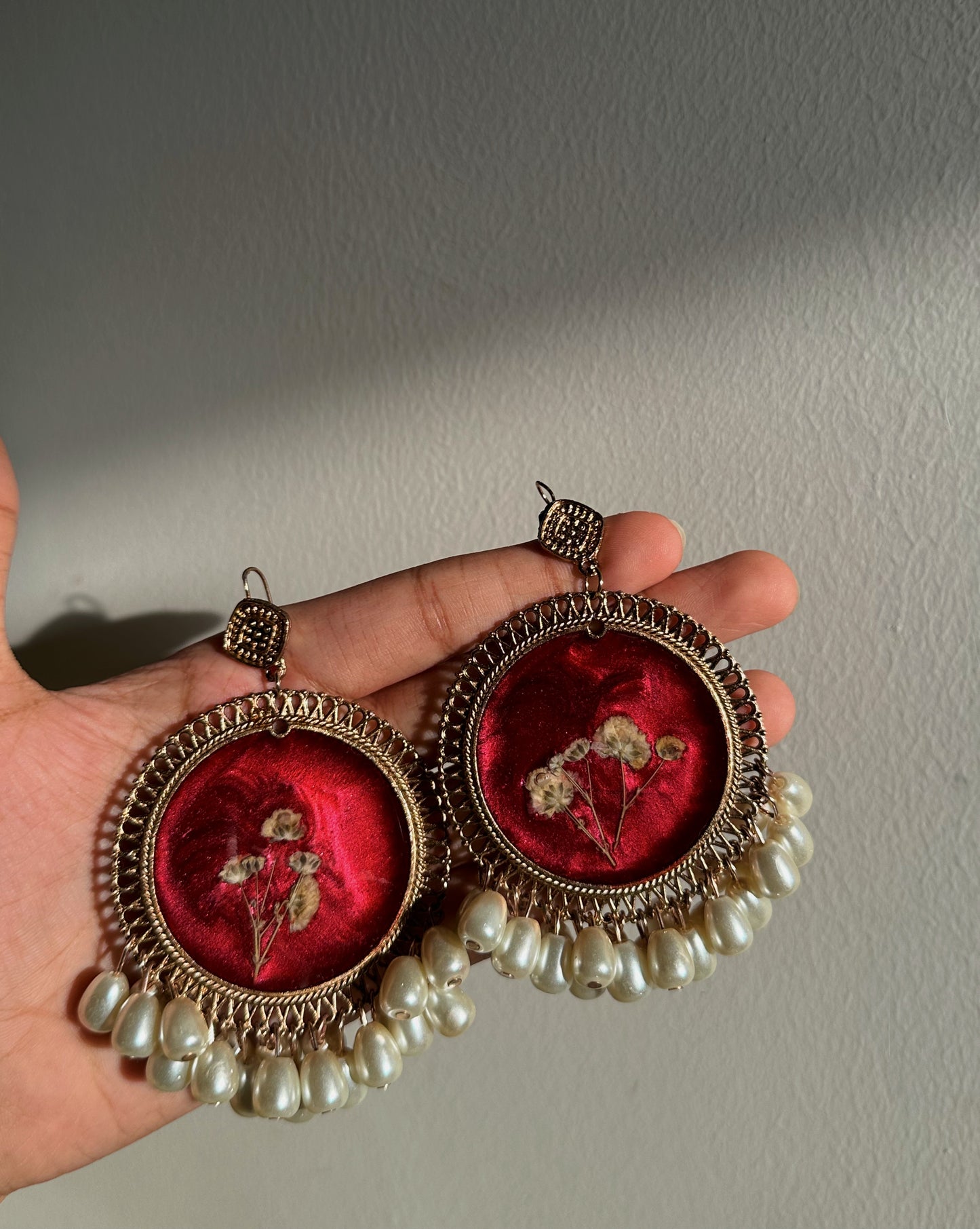 Surkh Jhumkay